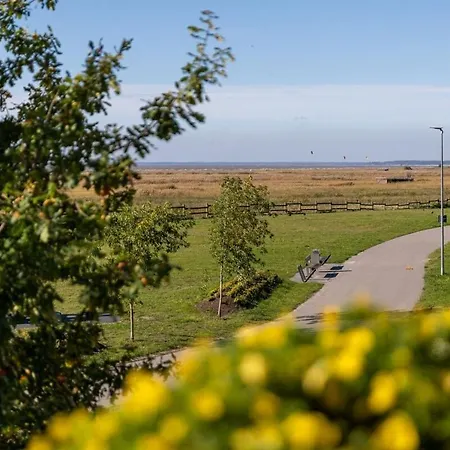 Apartment Seaside New With Sunny Balcony Pärnu