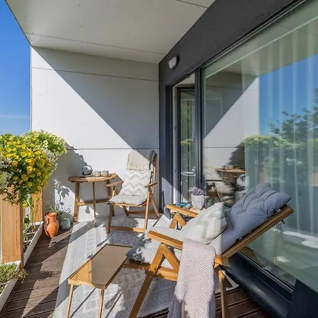 Seaside New With Sunny Balcony *