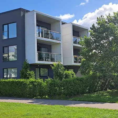 Apartman Modern And Peaceful Seafront - Wifi, Free Parking