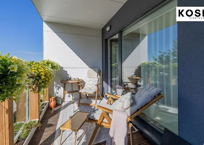 Seaside New With Sunny Balcony *